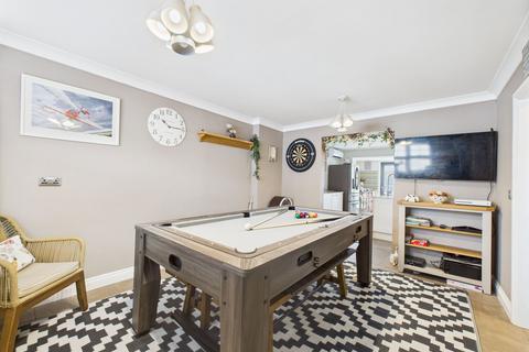 6 Beach Walk, Paignton, TQ4 6LZ