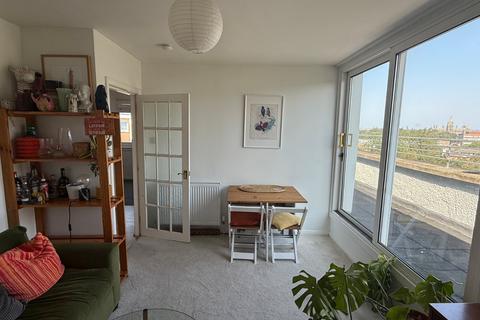 2 bedroom flat to rent, Orchard Brae Avenue, Edinburgh, EH4