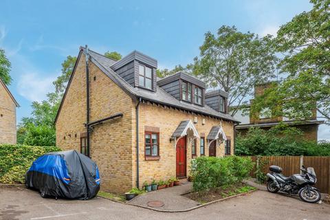 5 Lasseter Place, London, SE3 7UX