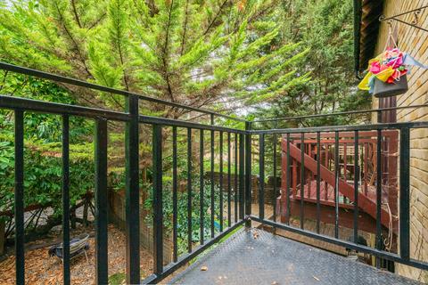 5 Lasseter Place, London, SE3 7UX