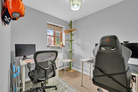5 Lasseter Place, London, SE3 7UX