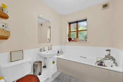 5 Lasseter Place, London, SE3 7UX
