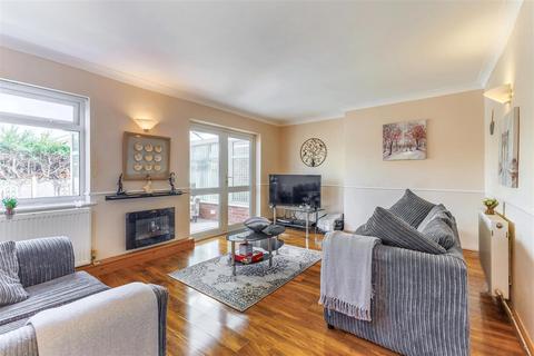 3 bedroom detached house for sale, Shrubbery Road, Pershore WR10