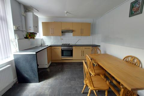 3 bedroom terraced house to rent, Railway Street, Nelson, BB9