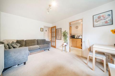 1 bedroom flat for sale, Molyneux Drive, London SW17