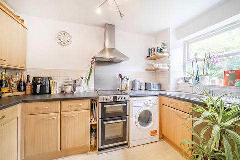 1 bedroom flat for sale, Molyneux Drive, London SW17