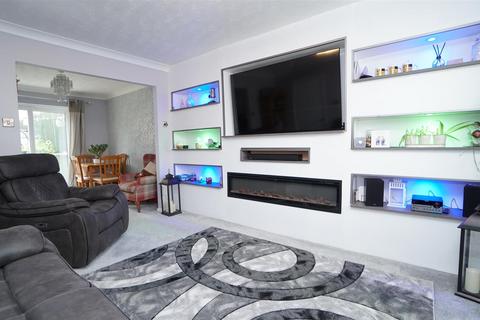 3 Suffolk Place, Bradford, BD2 1HF