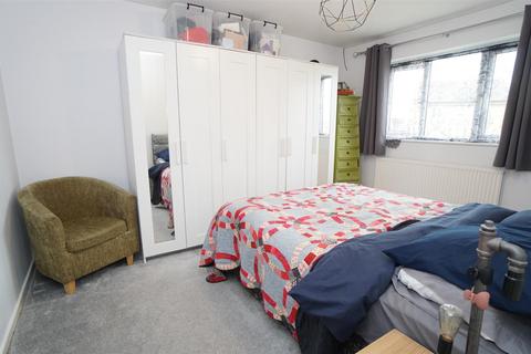 3 Suffolk Place, Bradford, BD2 1HF