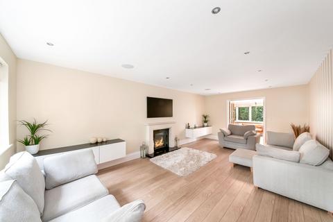 5 bedroom detached house for sale, Coppice Drive, Netherton, HD4