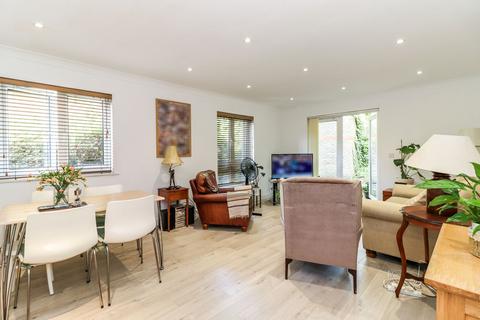 undefined, Rickmansworth Road, Metropolitan Place, WD18