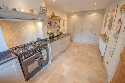 Crown House Skipton Road, Cononley, Keighley, BD20 8NH