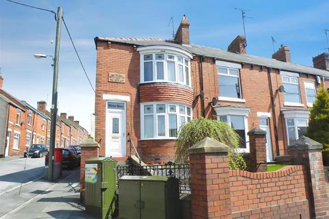 3 bedroom end of terrace house for sale, King Albert Place, Crook