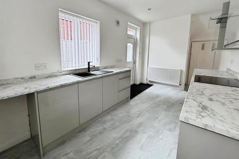 3 bedroom end of terrace house for sale, King Albert Place, Crook