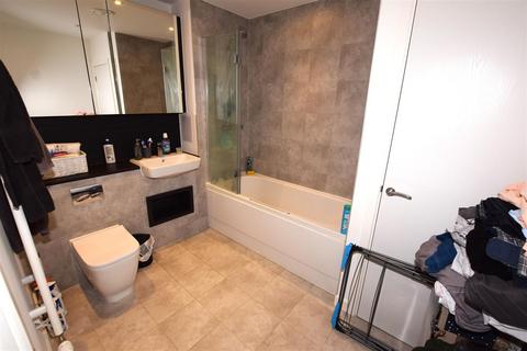 undefined, Ridgeway View, London