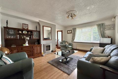 3 bedroom semi-detached house for sale, Bournes Hill, Halesowen