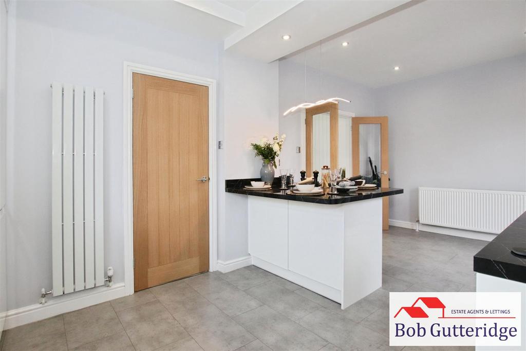 Beautiful new open plan fitted kitchen / diner