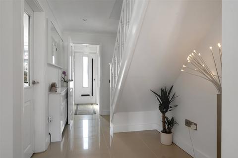 8 Buckingham Close, Groby, Leicester, LE6 0YX