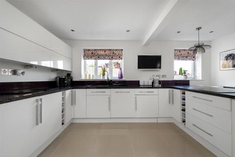 8 Buckingham Close, Groby, Leicester, LE6 0YX