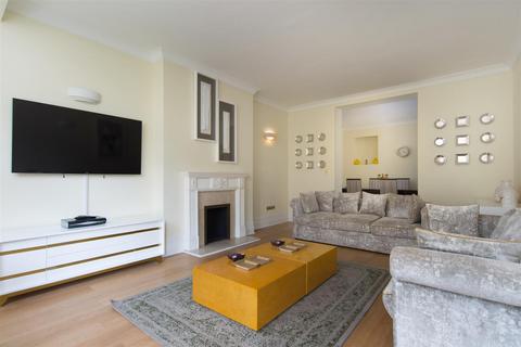 4 bedroom flat for sale, Clive Court, Maida Vale, London
