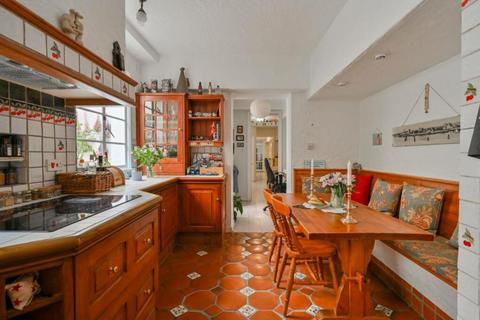 1 bedroom flat for sale, Sussex Gardens, London, W2