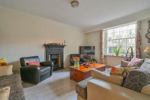 1 bedroom flat for sale, Sussex Gardens, London, W2