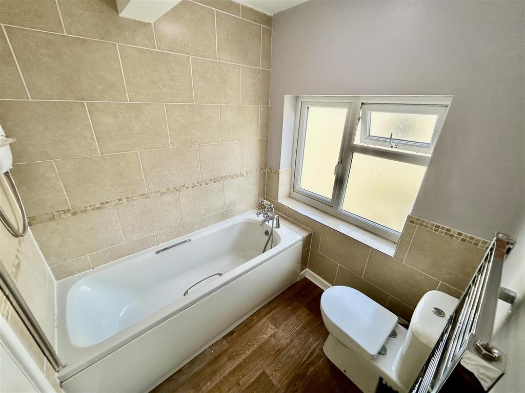 Bathroom.JPG