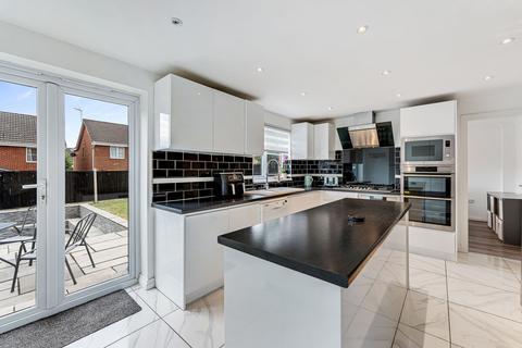 5 bedroom detached house for sale, Buchanan Close, Widnes WA8