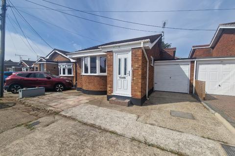 2 bedroom bungalow for sale, Hellendoorn Road, Canvey Island