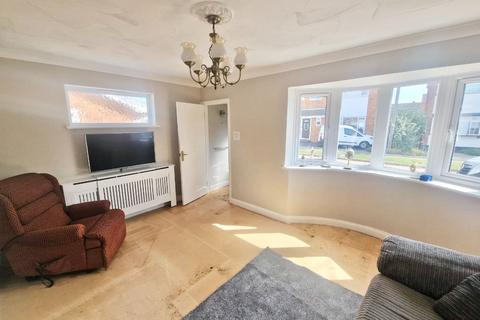 2 bedroom bungalow for sale, Hellendoorn Road, Canvey Island