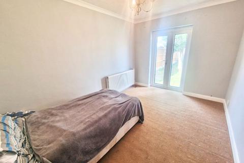 2 bedroom bungalow for sale, Hellendoorn Road, Canvey Island