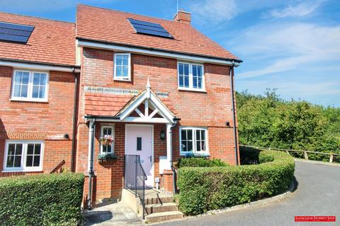 32 Carnforth Crescent, Eastbourne, BN23 8NJ