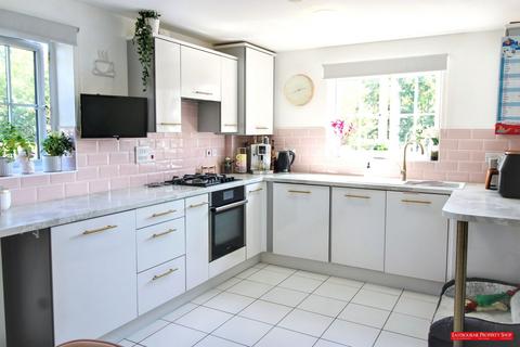32 Carnforth Crescent, Eastbourne, BN23 8NJ
