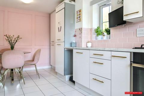 32 Carnforth Crescent, Eastbourne, BN23 8NJ