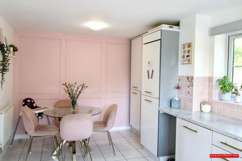 32 Carnforth Crescent, Eastbourne, BN23 8NJ