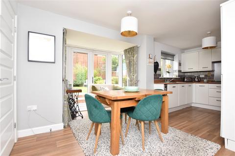 27 Astell Way, Morley, Leeds, LS27 0FL