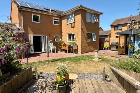4 bedroom detached house for sale, Bricknell Avenue, Tewkesbury GL20