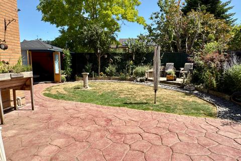 4 bedroom detached house for sale, Bricknell Avenue, Tewkesbury GL20