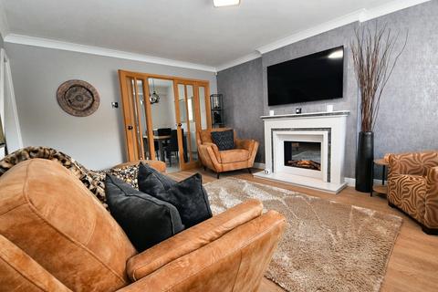 10 Isis Close, Salford, M7 3AQ