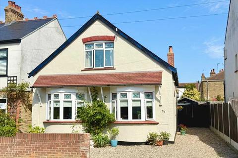 22 Holyrood Drive, Westcliff-on-sea, SS0 9XY