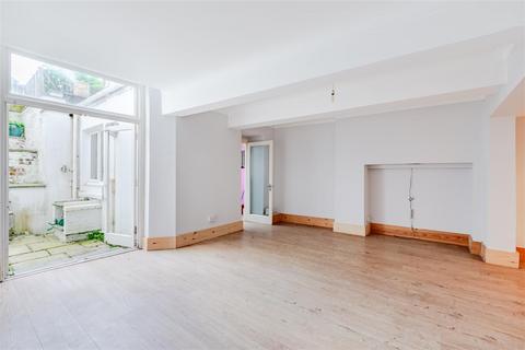 3 bedroom apartment for sale, Chichester Terrace, Brighton