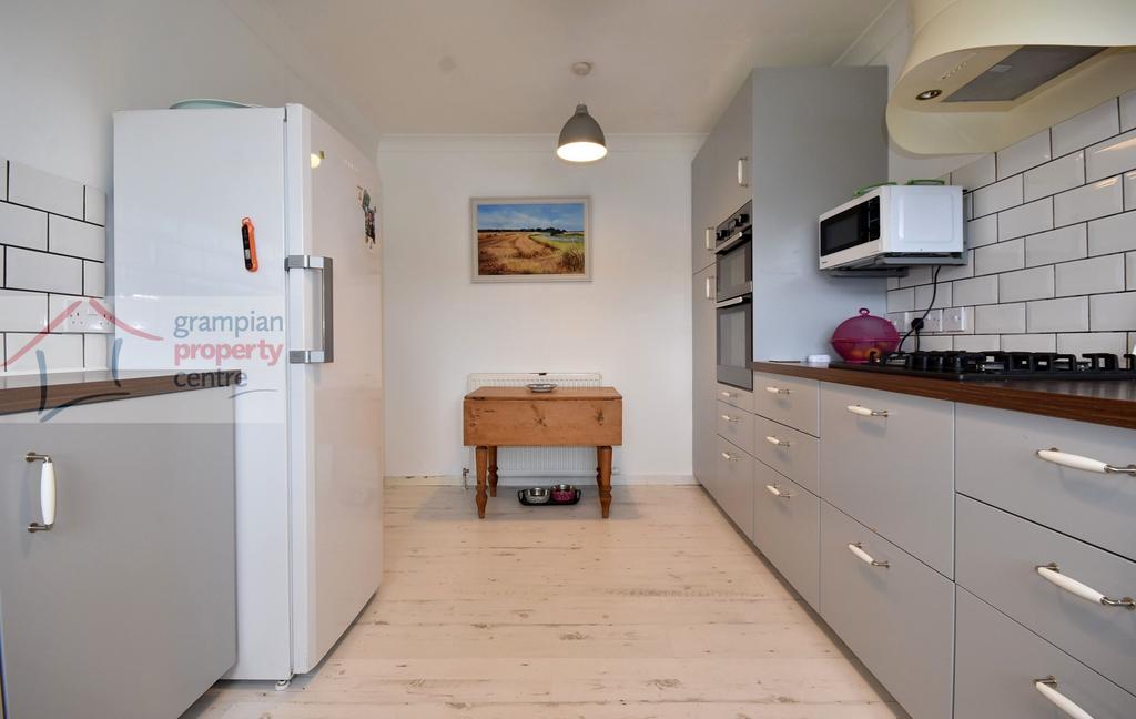 Kitchen 3 .JPG