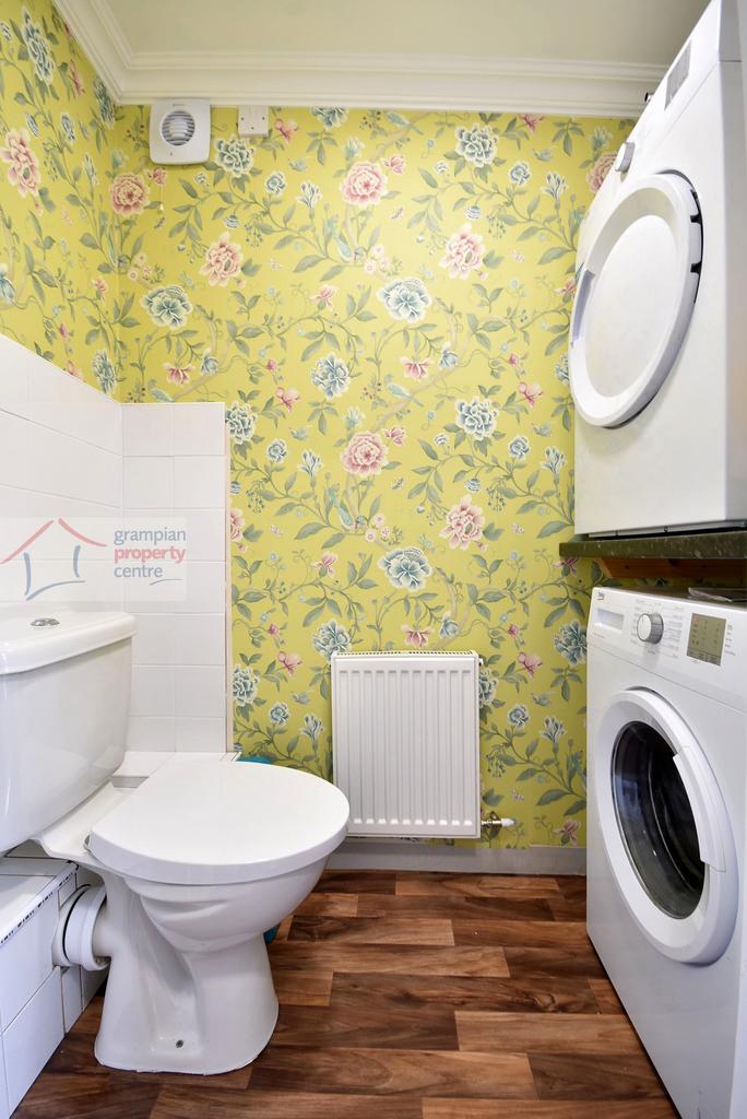 Utility Room  .JPG
