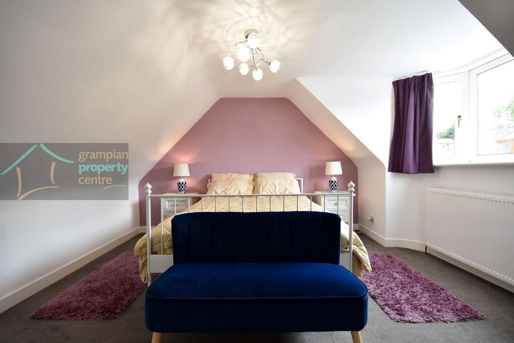 Bed2 .JPG