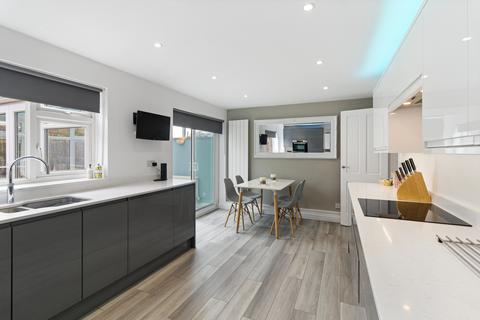 9 Amberley Close, Worcester, WR4 9XB