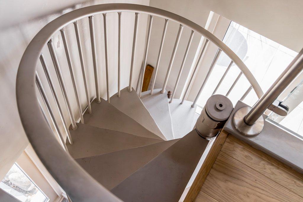 Feature Stairwell