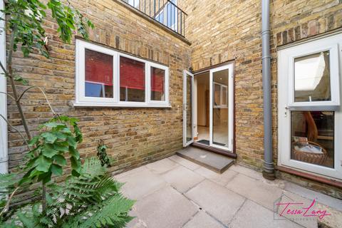 3 bedroom mews to rent, Elizabeth Mews, London NW3