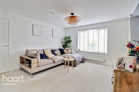 undefined, Field Avenue, Saxilby