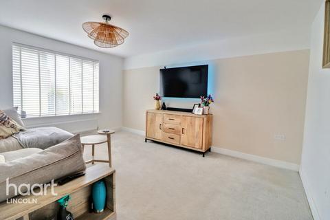 undefined, Field Avenue, Saxilby