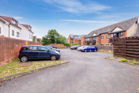 undefined, Grove Close, Slough SL1