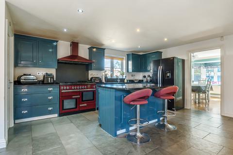 6 Hatwell Row, Carterton, OX18 3HG